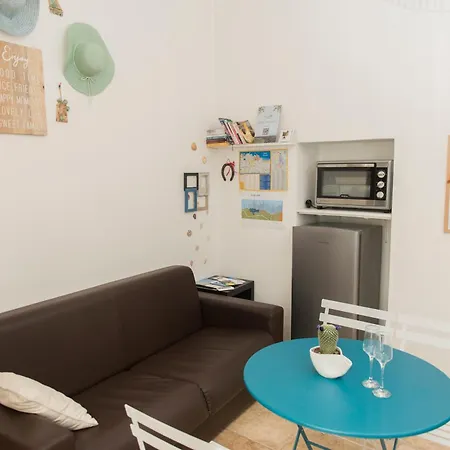 Apartment Tiny House *